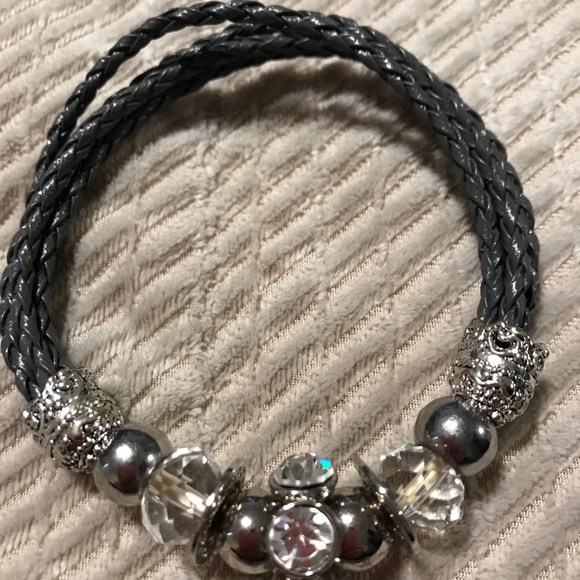 Beaded leather bracelet - Picture 3 of 3